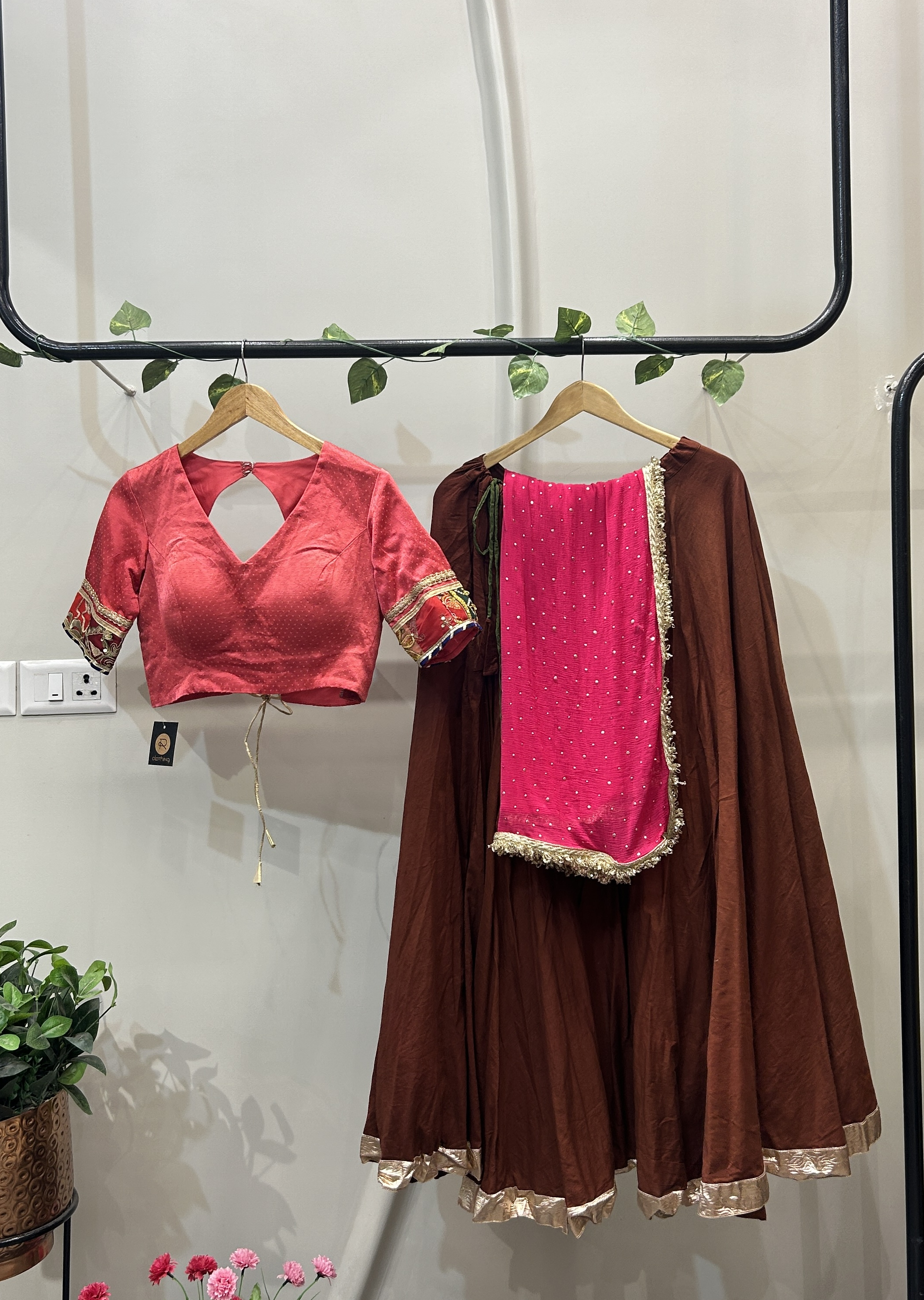 BROWN & RANI PINK